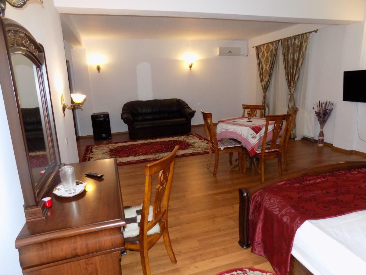 Tango Margo Otel Valea Lupului  Dış mekan fotoğraf