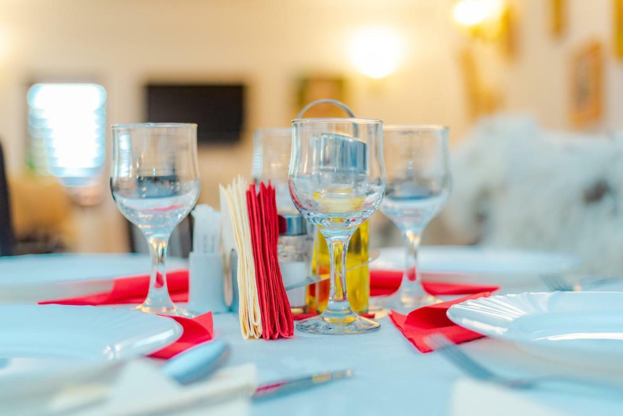 Tango Margo Otel Valea Lupului  Dış mekan fotoğraf