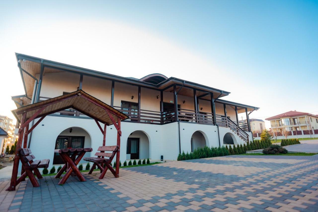 Tango Margo Otel Valea Lupului  Dış mekan fotoğraf