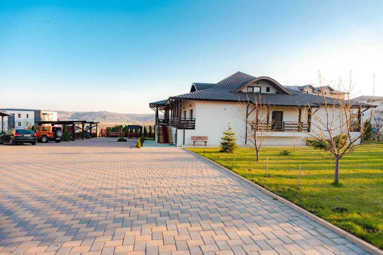 Tango Margo Otel Valea Lupului  Dış mekan fotoğraf