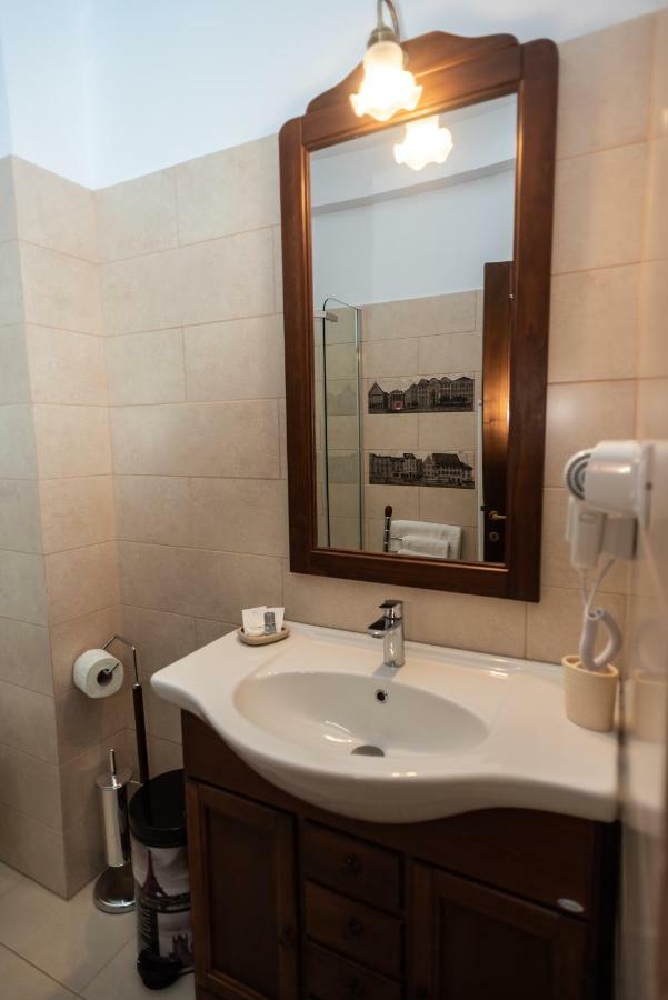 Tango Margo Otel Valea Lupului  Dış mekan fotoğraf